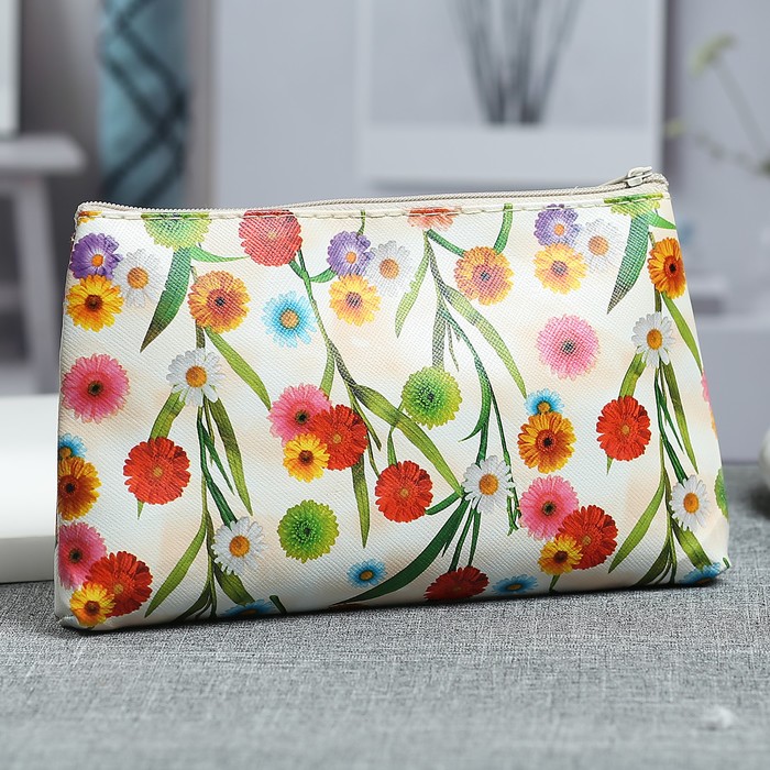 Косметичка простая «Гербера», отдел на молнии, цвет бежевый