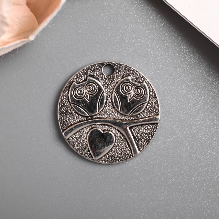 Декор металл для творчества "Совушки на ветке в круге" (A12931) 2,3х2,3 см