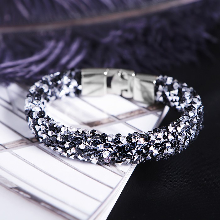 Браслет со стразами "Шанталь", цвет чёрно-белый в серебре