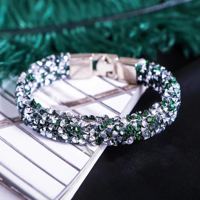 Браслет со стразами "Шанталь", цвет бело-зелёный в серебре