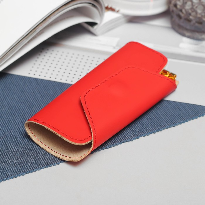 Ключница на кнопках, 6 карабинов, наппа, цвет красный