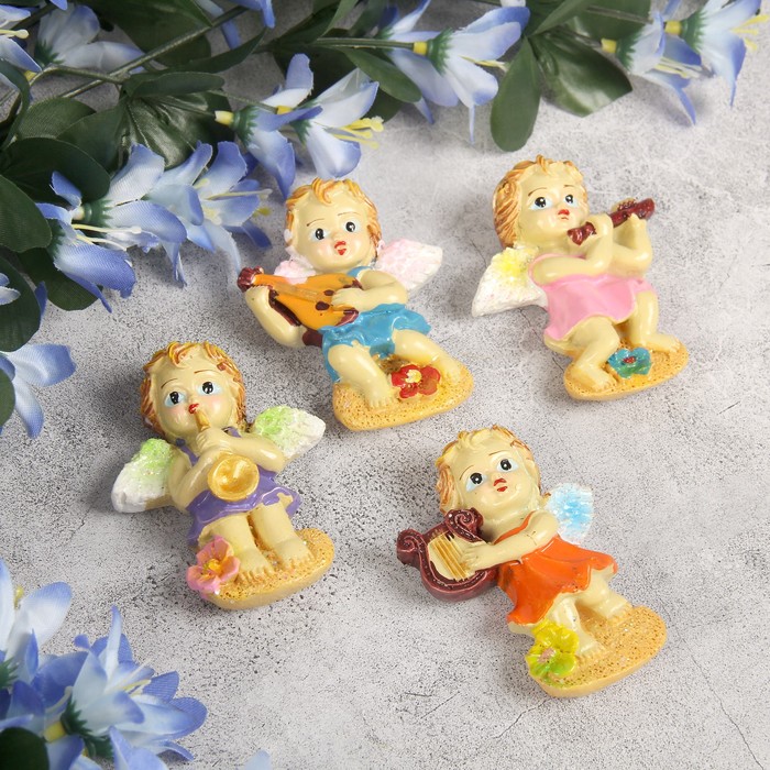 Магнит полистоун "Ангел-малыш с музыкальным инструментом" МИКС 7,5х5,8 см