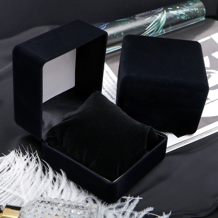 Футляр под браслет/часы "Квадрат" 10,5*10,5, цвет чёрный, подушечка чёрная