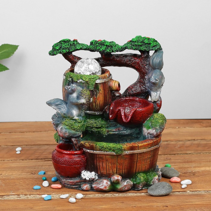 Фонтан "Белки у воды" 19х25 см (с подсветкой)