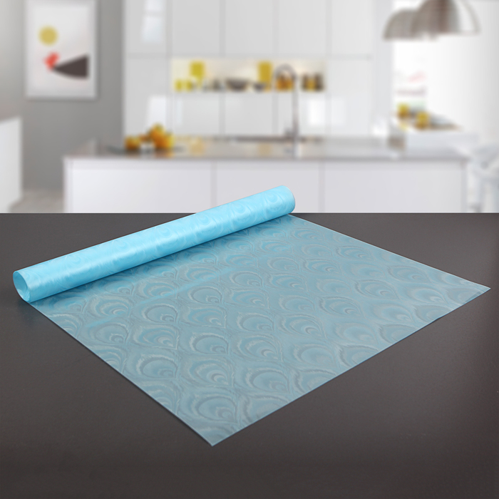 Коврик противоскользящий 45х90 см "Перья", цвет голубой