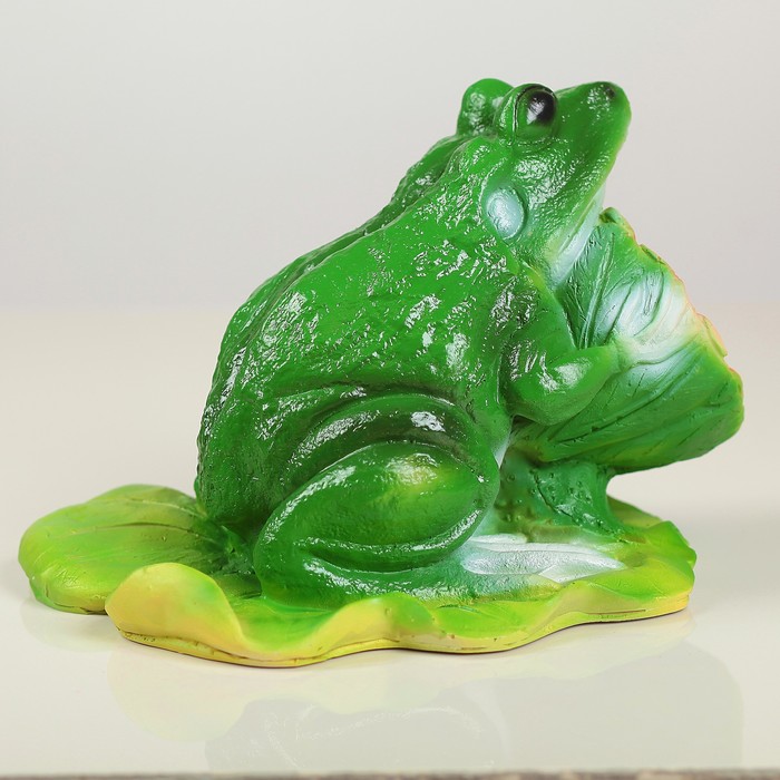 Садовая фигура "Лягушка на кувшинке" 19х28х22см