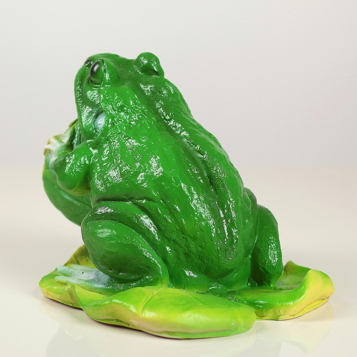 Садовая фигура "Лягушка на кувшинке" 19х28х22см