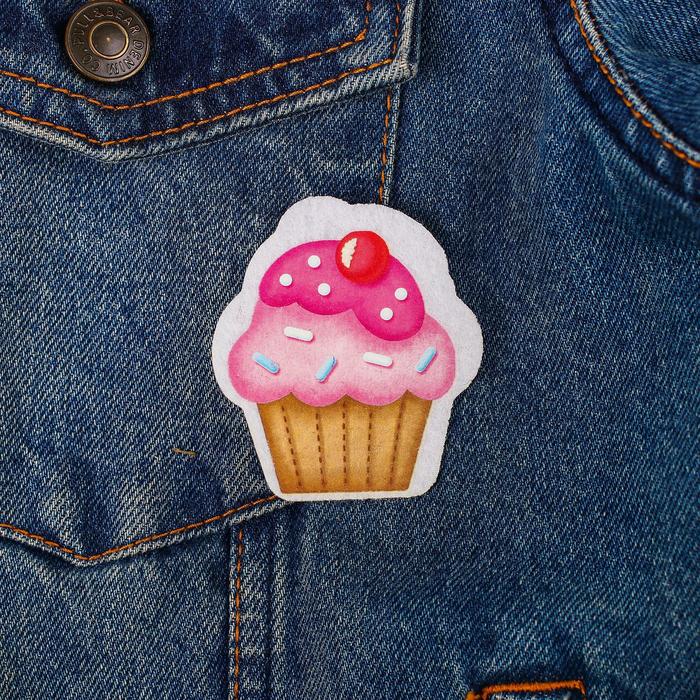 Брошь фетровая "Пирожное"