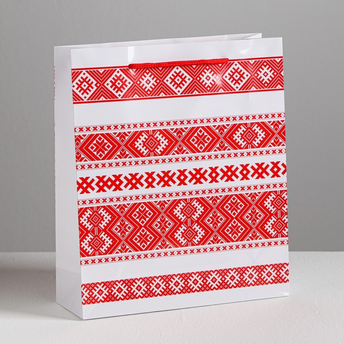 Пакет ламинированный вертикальный «Вышивка», ML 23 × 27 × 8 см