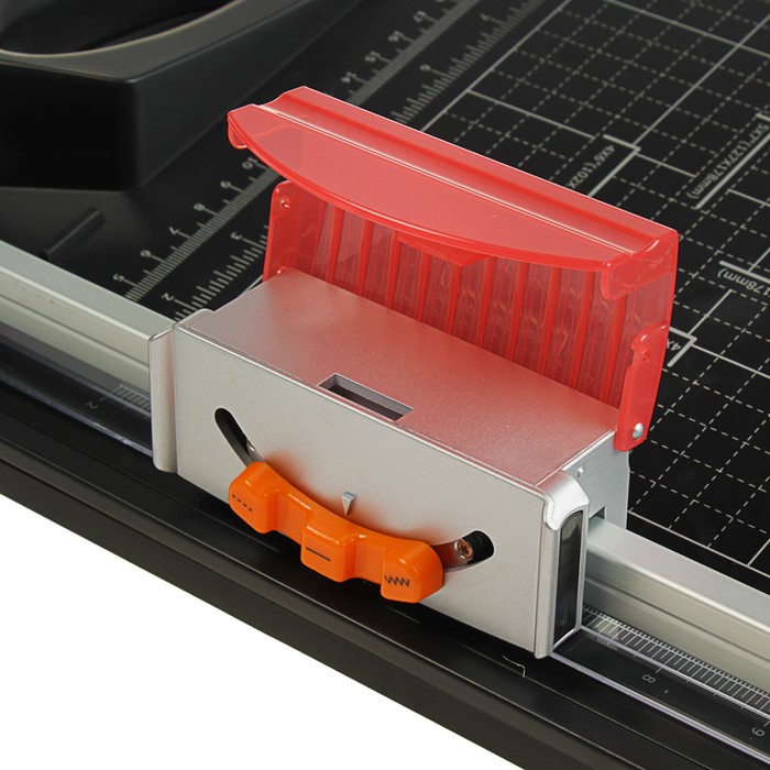 Резак сабельно-роликовый Proff, мощность 10 листов А4, 3 типа резки, max 335 мм