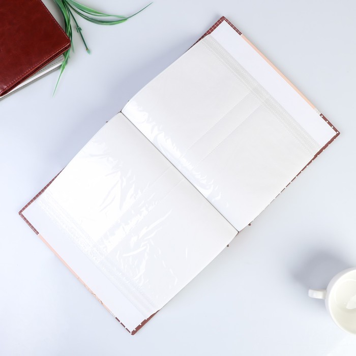 Фотоальбом на 200 фото 10х15 см "Ретроавтомобиль с цветами" в коробке МИКС 26х20,5х5,5 см