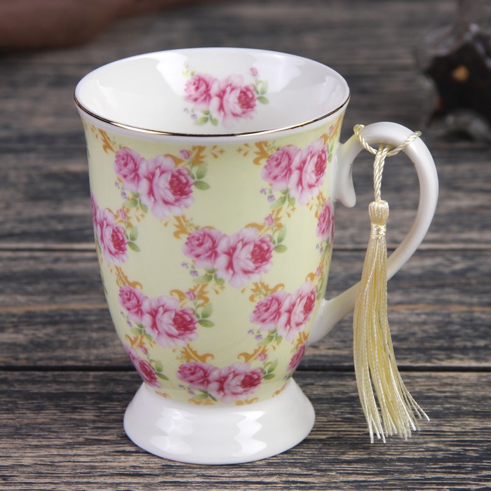 Кружка в подарочной упаковке "Розочки" 320 мл