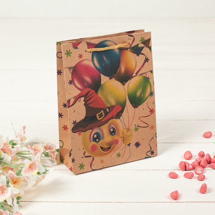 Пакет крафт "С праздником", 15 х 6 х 20 см