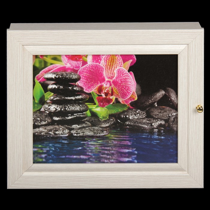 Ключница "Цветок" выбеленный дуб 24х29х4 см