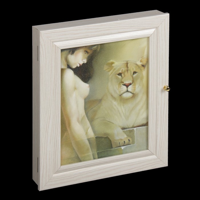 Ключница "Девушка со львом" выбеленный дуб 24х29х4 см