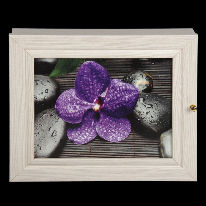 Ключница "Сиреневый цветок" выбеленный дуб 24х29х4,5 см