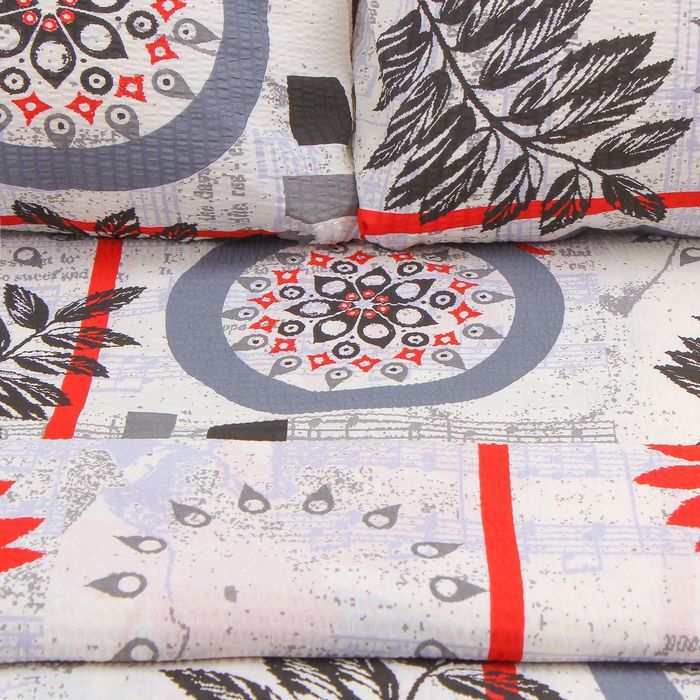 Постельное бельё "Этель" 1,5 сп. Грация 143х204 см, 150х210 см, 70х70 см - 2 шт, 100% хл, креп + подарок - полотенце 50х70 см МИКС