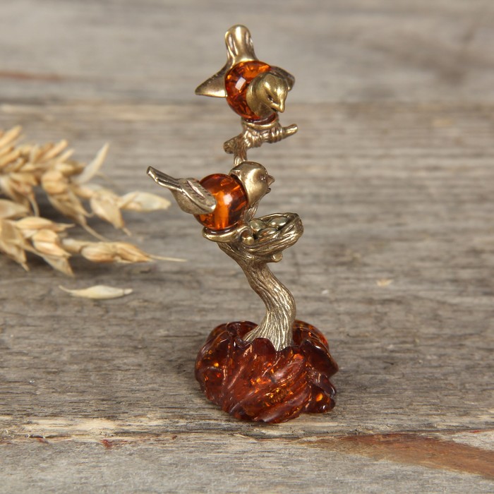 Сувенир из латуни и янтаря "Птички на дереве"
