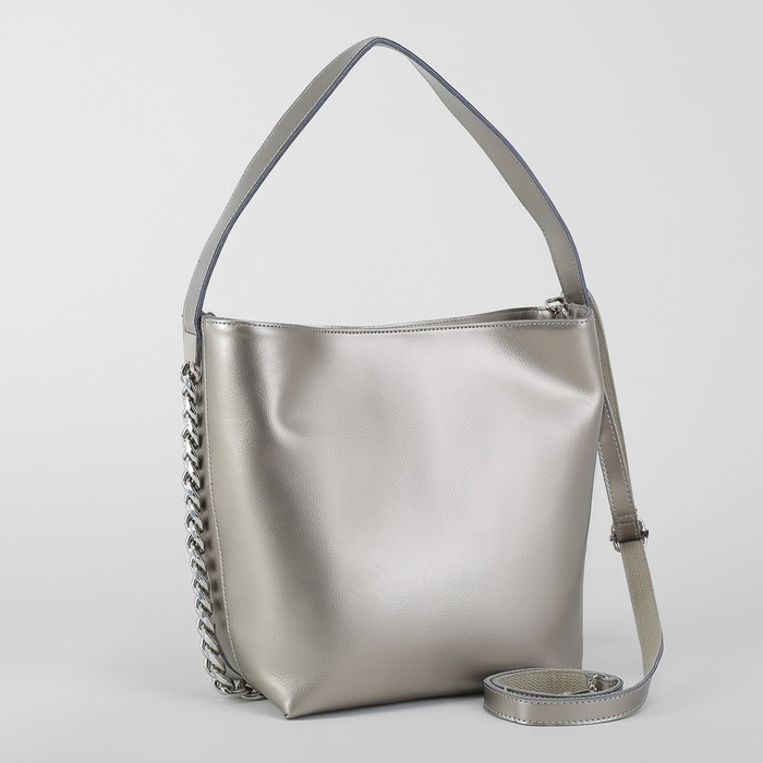 Сумка женская, отдел с перегородкой на молнии, длинный ремень, цвет серебристый