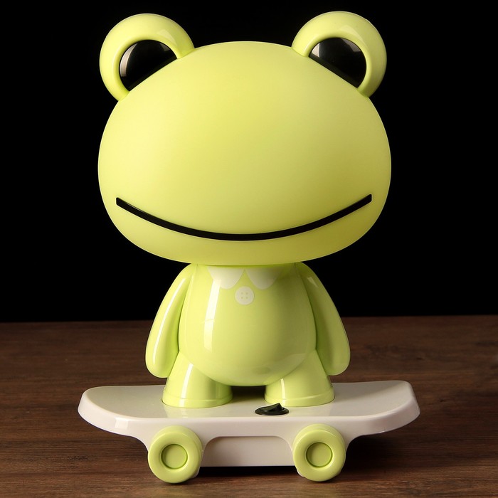 Лампа настольная LED 220В "Зелёная лягуха на скейте" 30х22х17 см