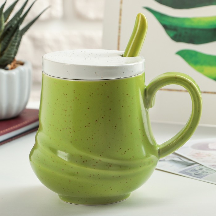 Кружка 350 мл "Крапинка", с керамической крышкой и ложкой, цвет МИКС