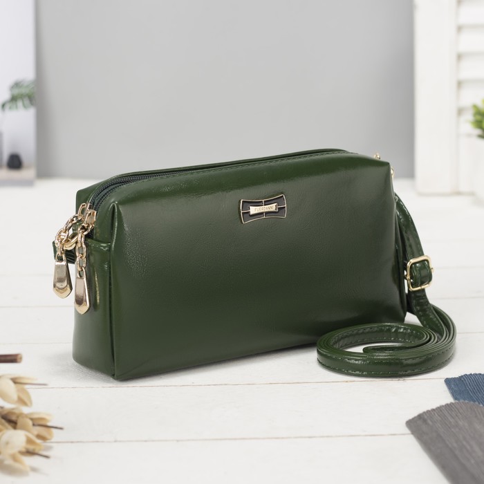 Клатч женский, 2 отдела на молнии, наружный карман, длинный ремень, цвет зелёный