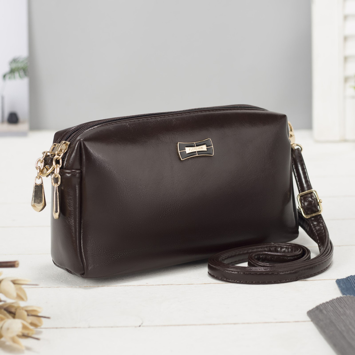 Клатч женский, 2 отдела на молнии, наружный карман, длинный ремень, цвет коричневый