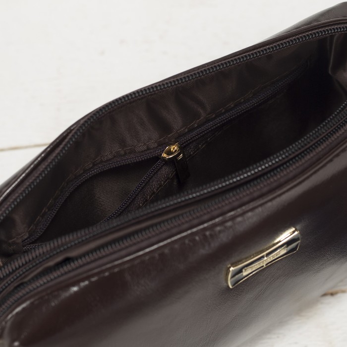 Клатч женский, 2 отдела на молнии, наружный карман, длинный ремень, цвет коричневый