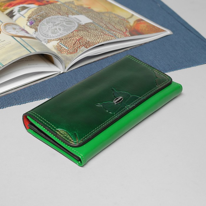 Кошелёк женский, 5 отделов, для карт, для монет, на клапане, цвет зелёный