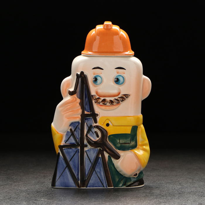 Штоф фарфоровый «Нефтяник», в упаковке книге