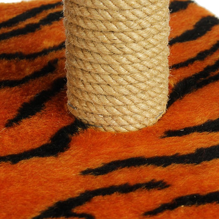 Домик-когтеточка "Угловой с игрушками" 65 х 41 х 131 см, микс цветов