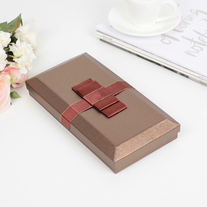 Коробка подарочная для конфет 20 х 20 х 4 см, Уценка