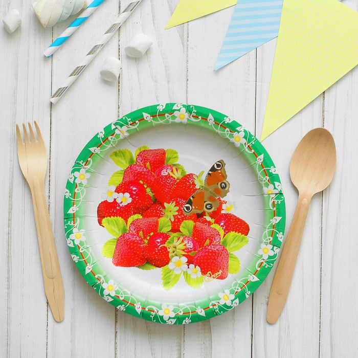 Тарелка бумажная "Клубника", 18 см