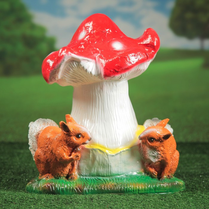 Садовая фигура "Гриб с белками" полистоун, 38 см