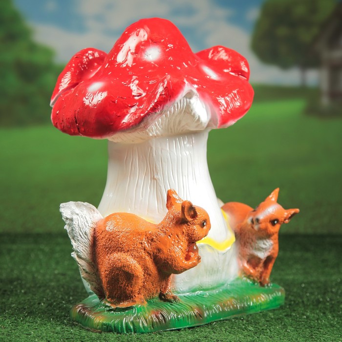 Садовая фигура "Гриб с белками" полистоун, 38 см