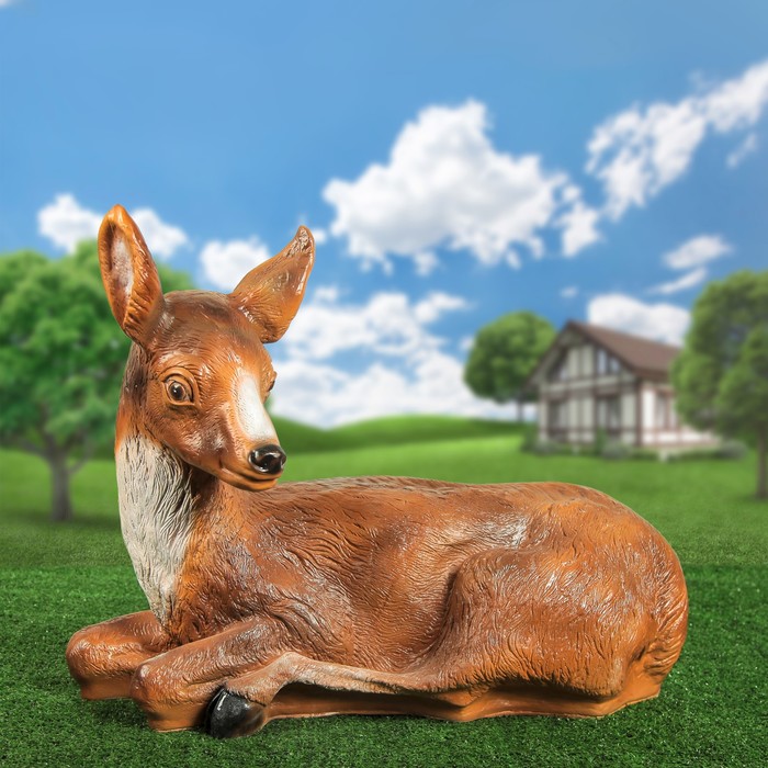 Садовая фигура "Олениха лежащая", 55 см