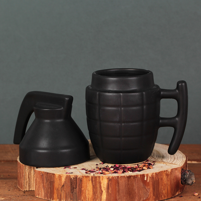 Набор кружка-граната и чай чёрный 100 г "Дорогому дедушке"