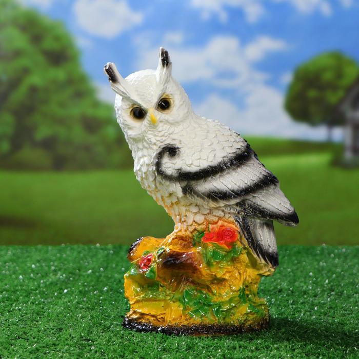 Садовая фигура "Сова с букетом роз" белая 30см