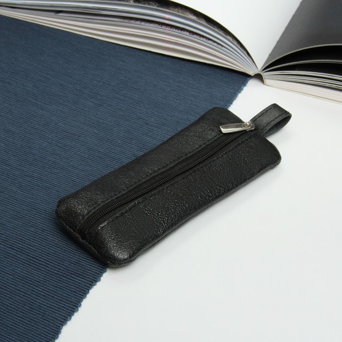 Ключница, отдел на молнии, металлическое кольцо, кристалл, цвет чёрный