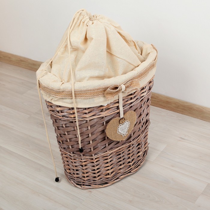 Корзина для белья плетеная овальная "Сердце" 49х35х53 см