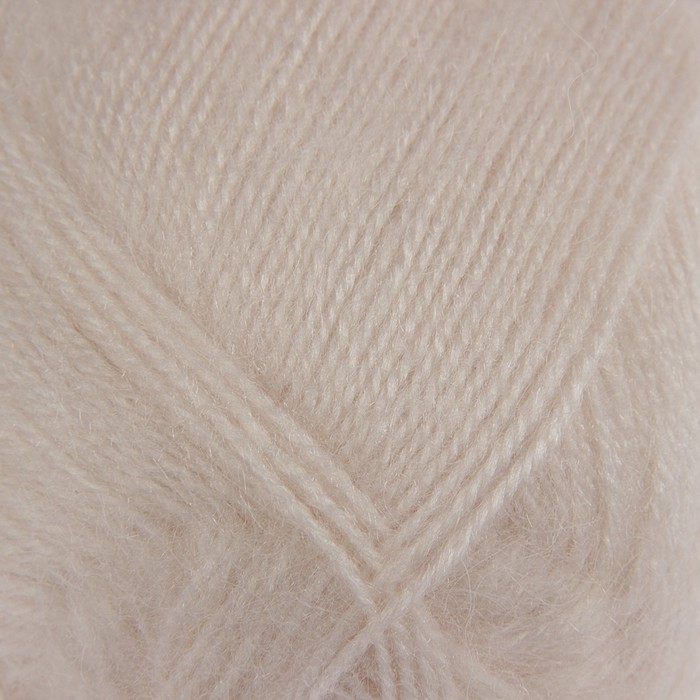 Пряжа "Super Angora" 35 % мохер, 65 % премиум акрил 395м/100г (10470 телесный)