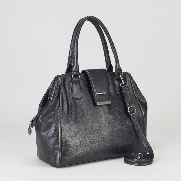 Сумка женская, отдел на молнии, наружный карман, длинный ремень, цвет чёрный