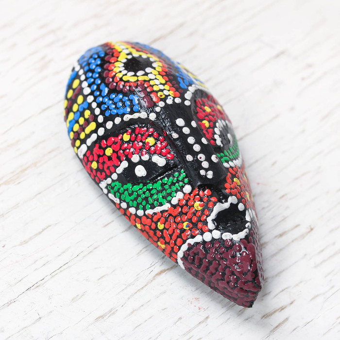 Магнит дерево "Маска" 9х5х1,1 см