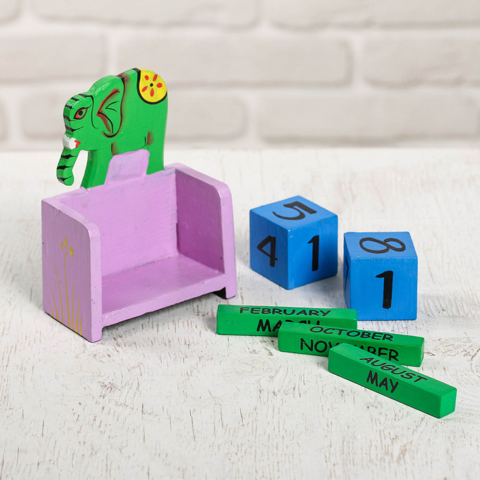 Деревянный календарь "Слоник" 10х5х13 см