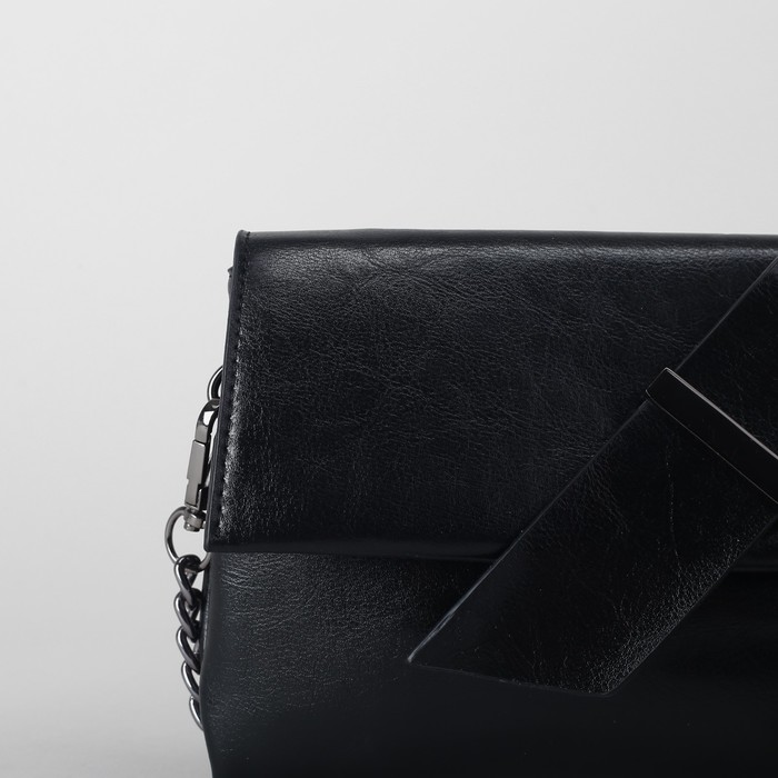 Клатч женский, отдел на молнии, наружный карман, длинный ремень, цвет чёрный