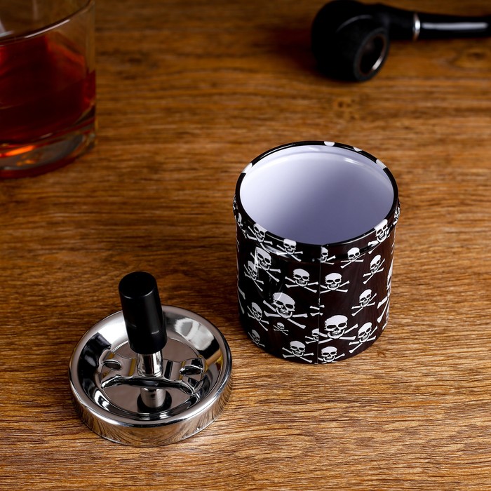 Пепельница бездымная большая круглая Черепа, черный+белый, 6,5*11 см