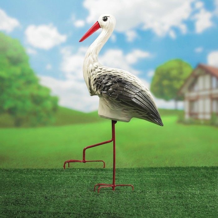 Садовая фигура "Аистиха" металлические ноги 35 см