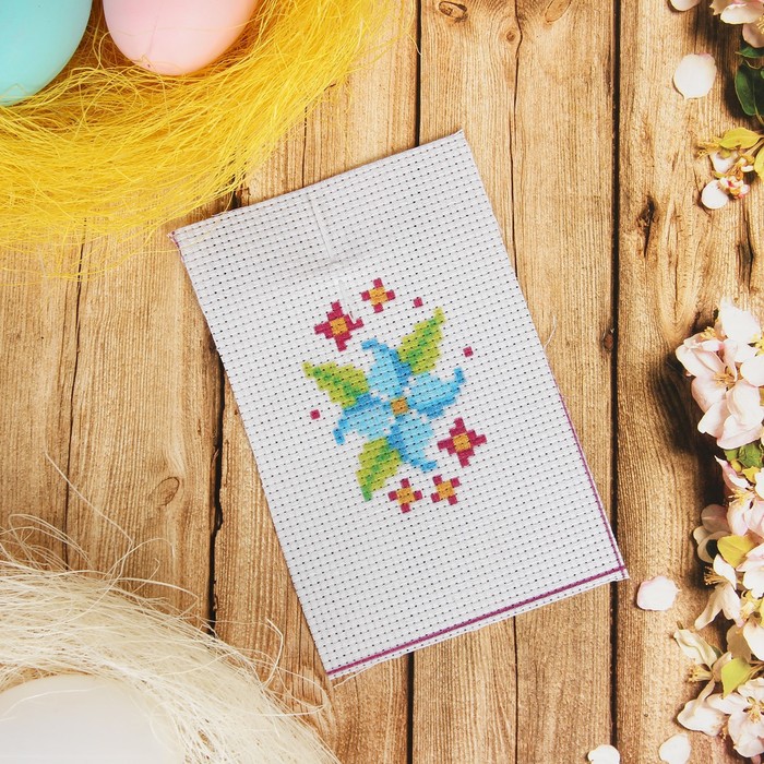 Вышивка крестиком в фетровой рамке "Цветы"