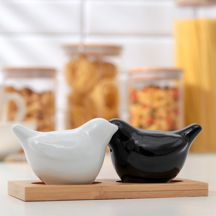 Набор для специй 60 мл "Эстет. Голубки", 2 шт: солонка, перечница, деревянная подставка