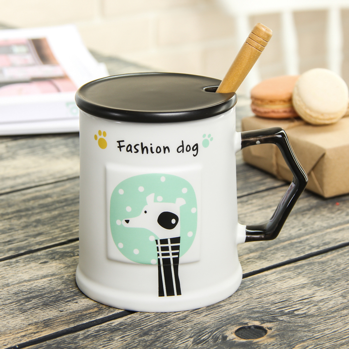Кружка 400 мл "Собака на стиле", с керамической крышкой и ложкой, рисунок МИКС
